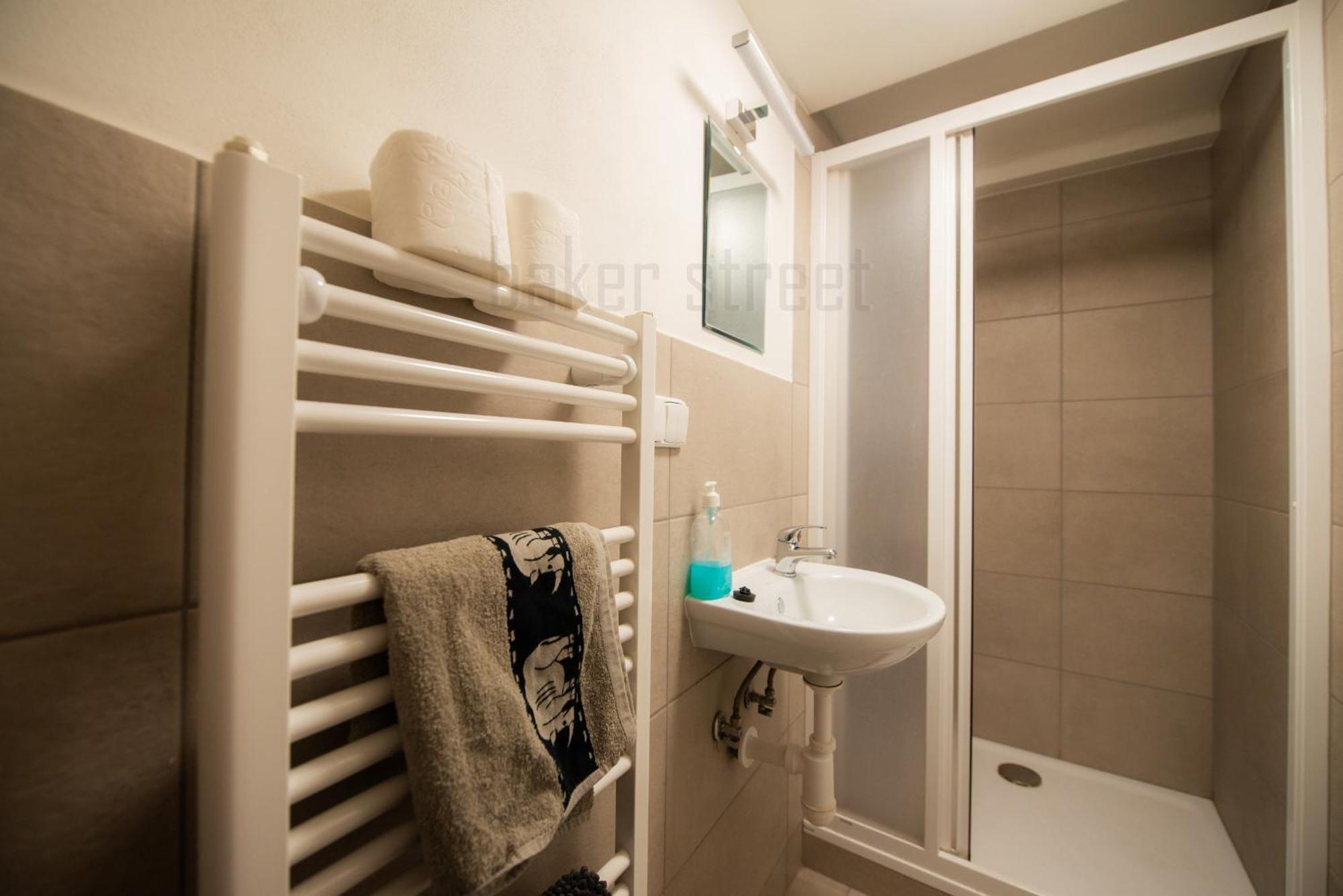 Storey Apartment Close To Metro Palmovka Prague Exterior photo